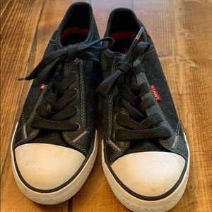Levi’s black denim sneakers / tennis shoes